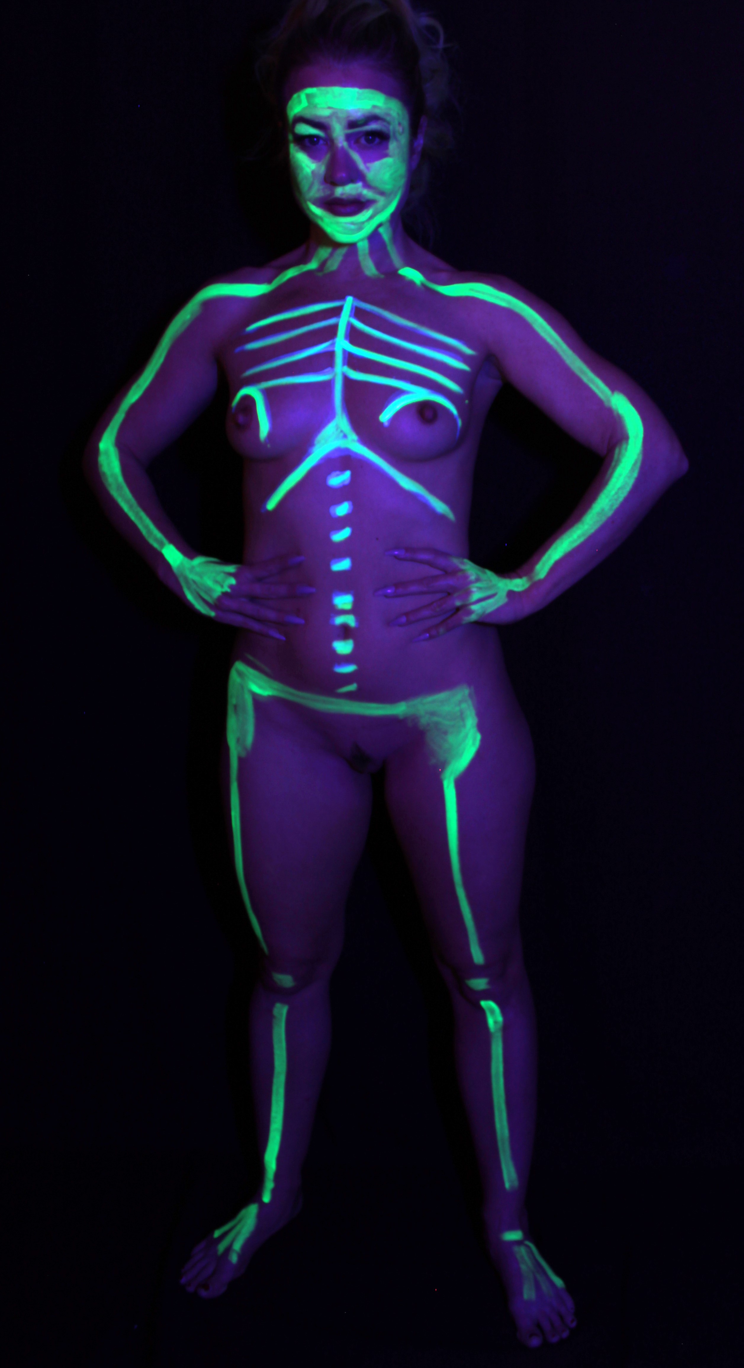 model with U V painted skeleton from head to toe